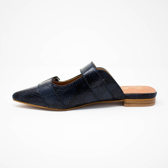 HANNAH Pointed Toe Snakeskin Mule - Navy - Picture 4 of 4